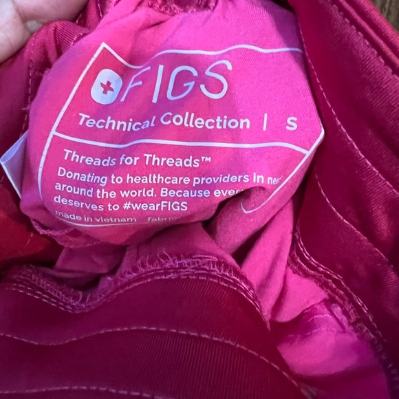 Bundle of two sets of scrubs. - Picture 2 of 6